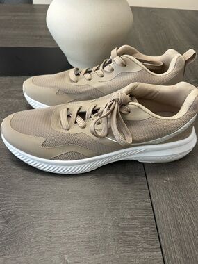Women’s Athletic Sneakers in Beige - Lightweight Comfort